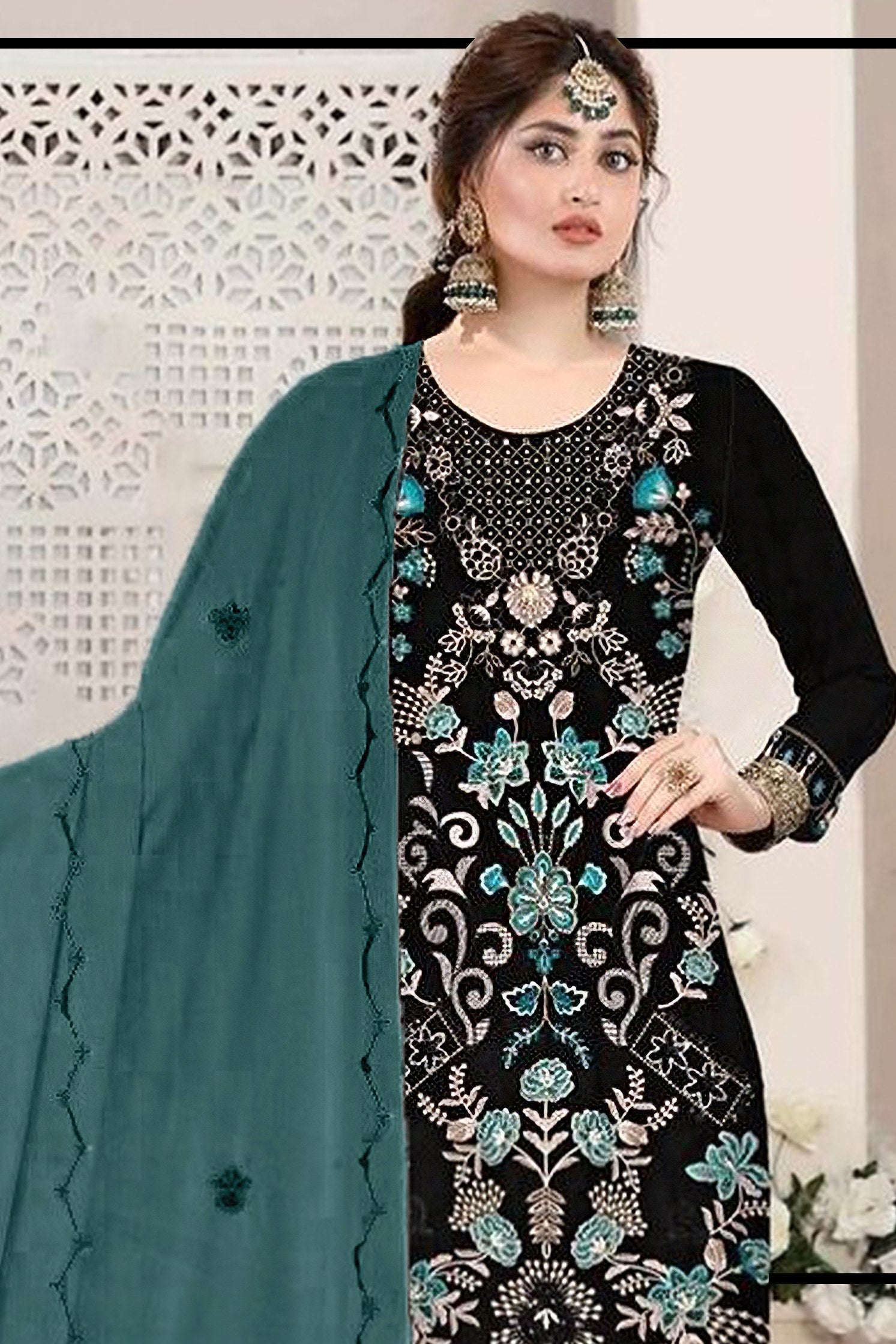 Serene Aura Embroidered Pakistani suit LXPK0014
