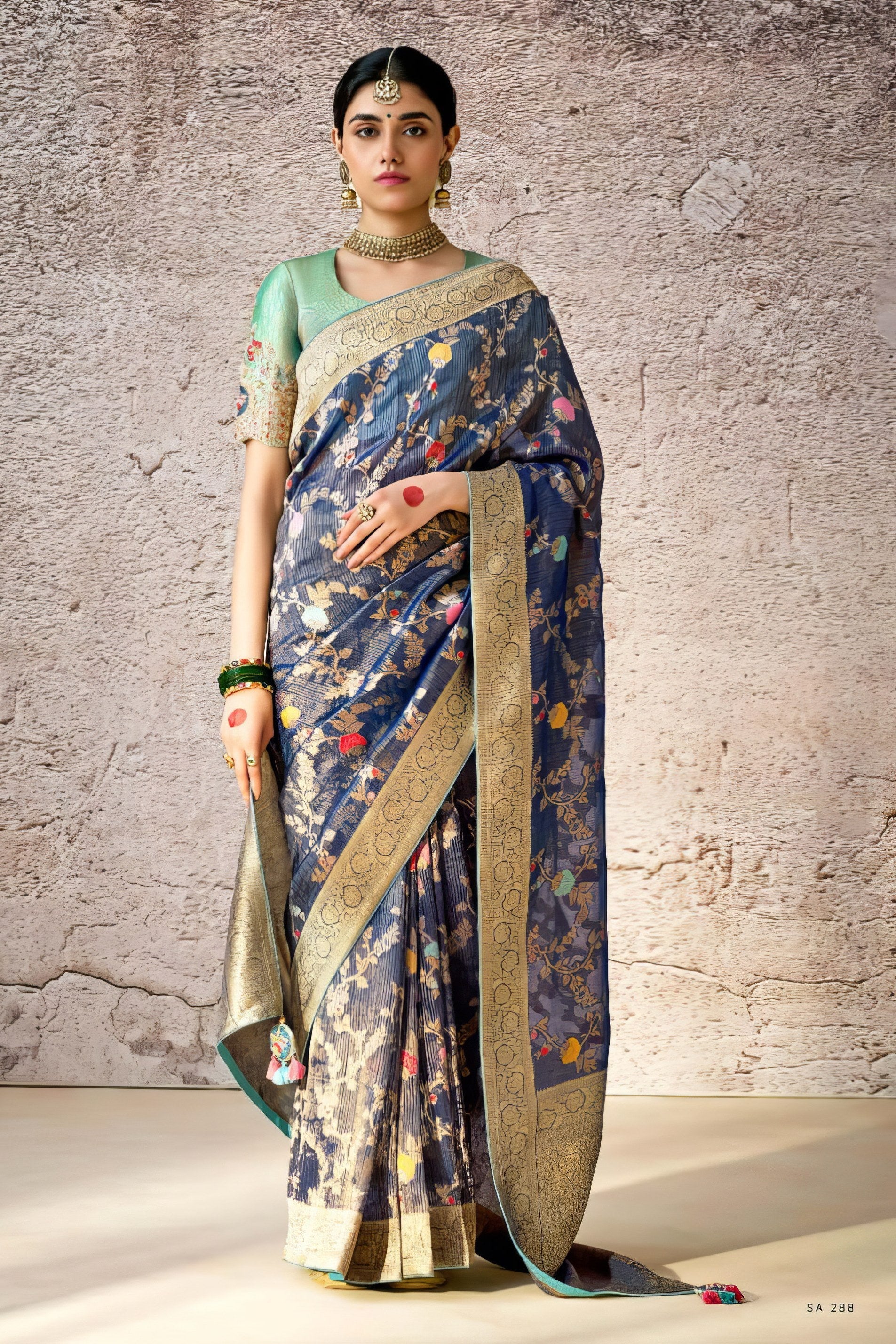 Kora Banarasi Art Silk Saree LXSE00054