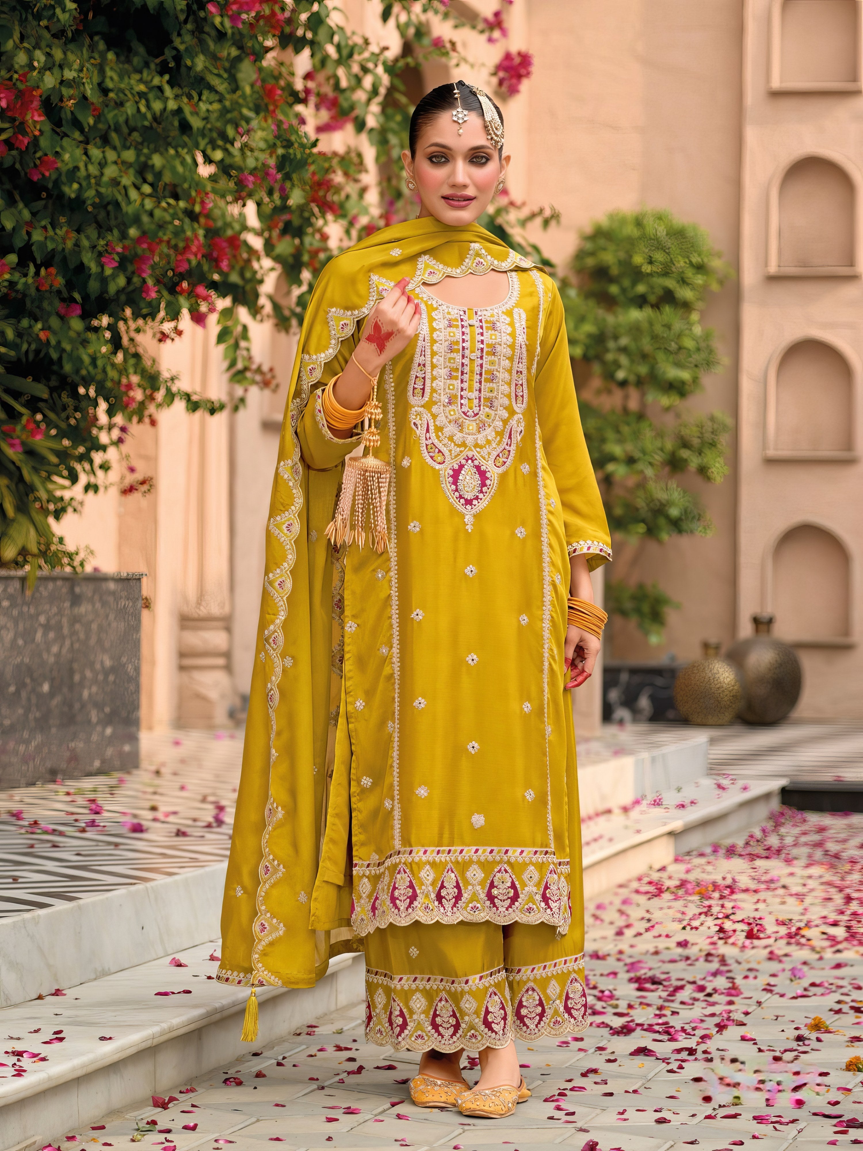 Chinon Charm Pakistani Suit EAPK0076