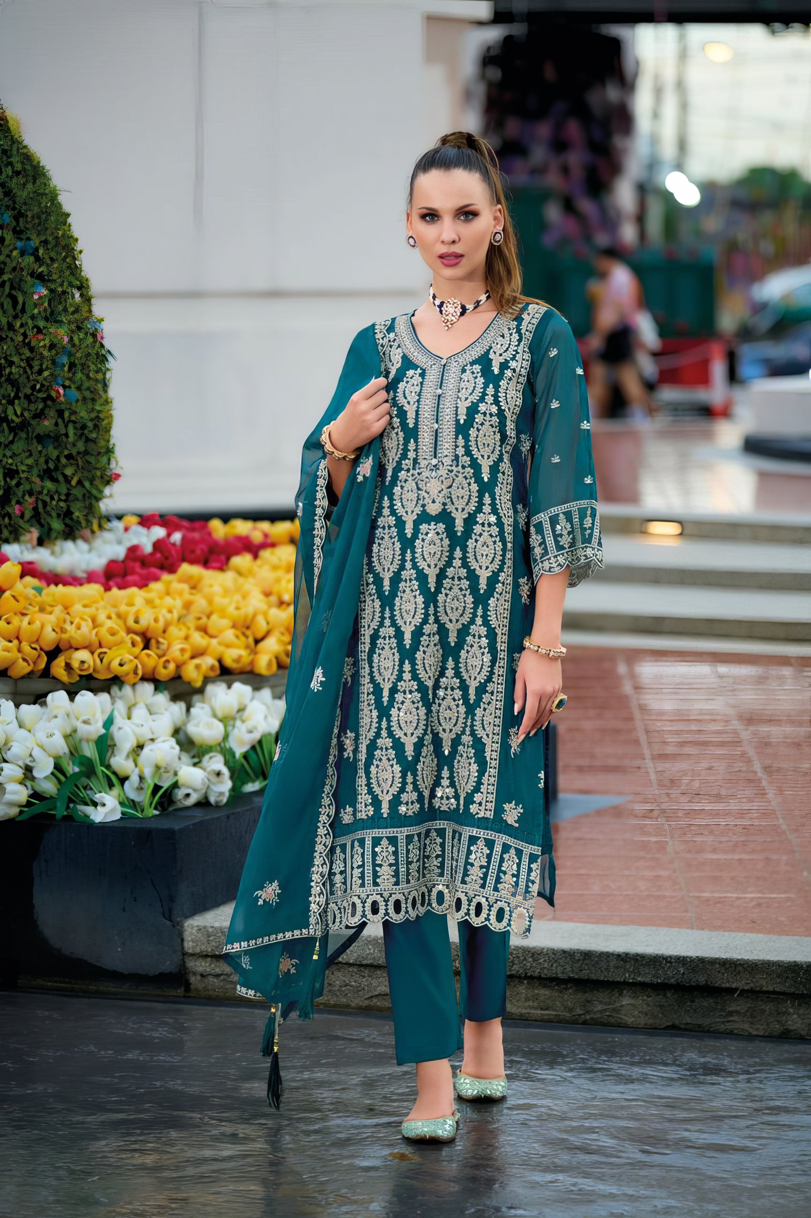 Soft Organza Stylish Pakistani Suit LXPK0094