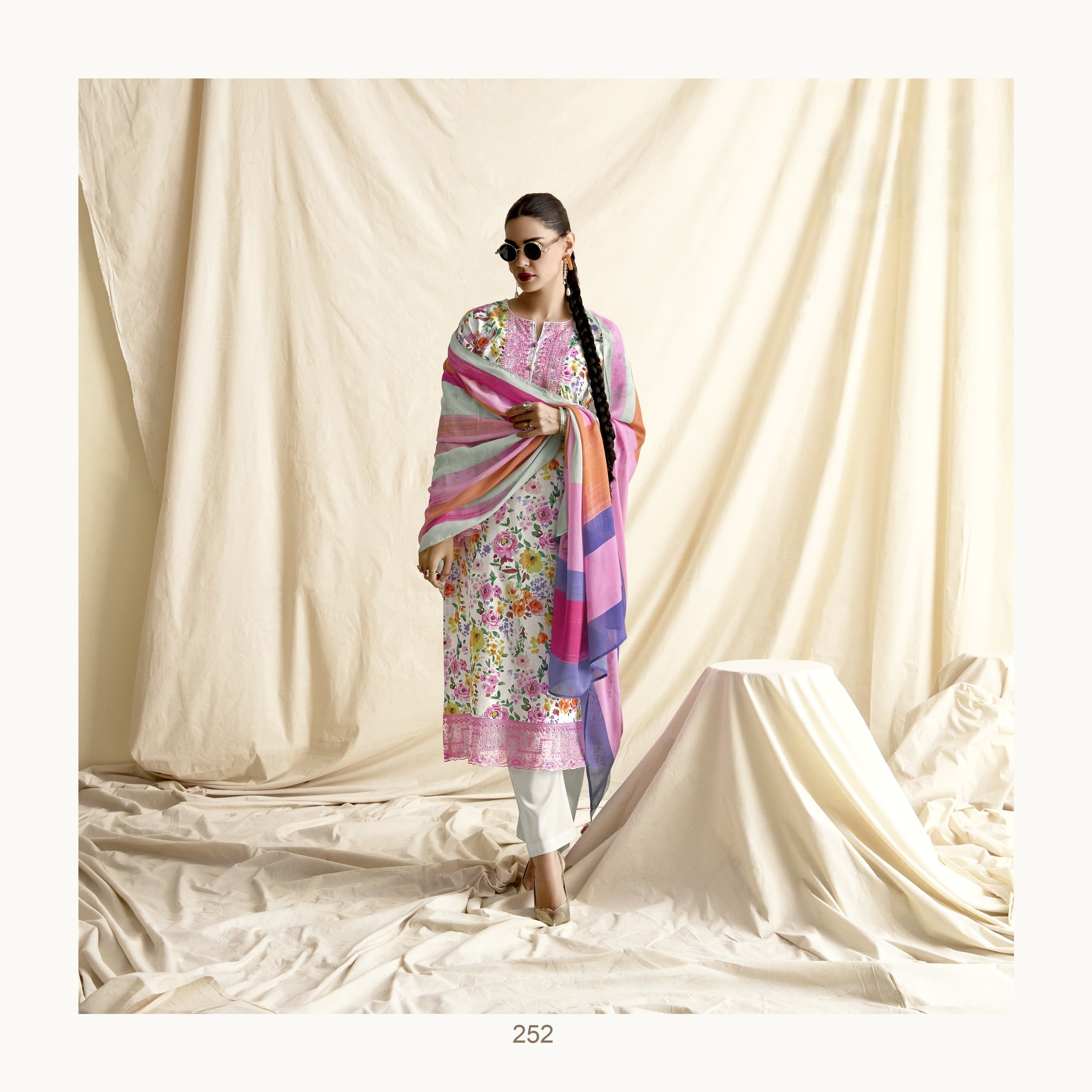 Aara Crochet Grace Luxury Suit LXST0051