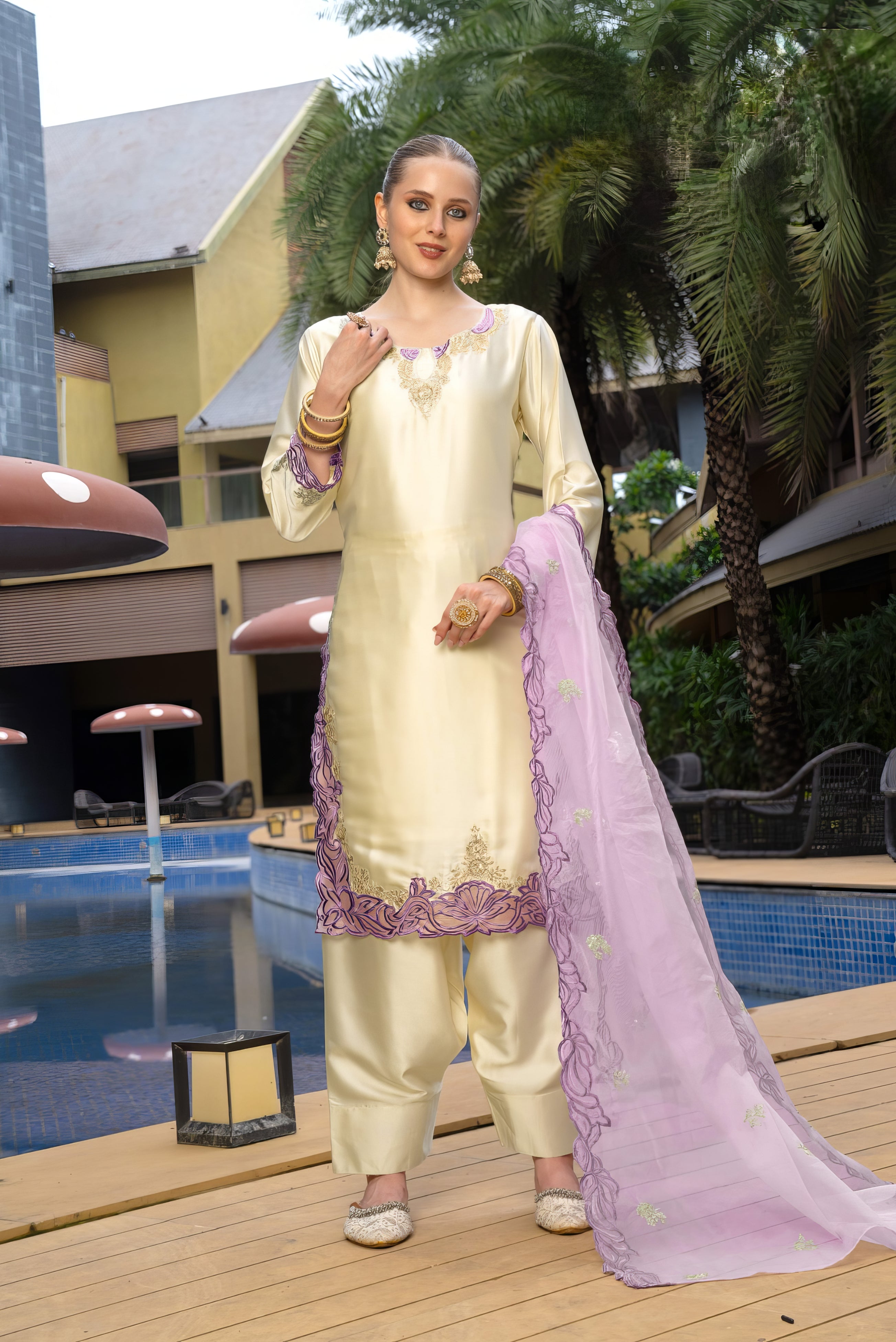Zariya Luxe Ensemble Pakistani Suit EAPK0092